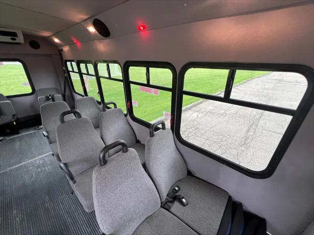 2013 Ford E-450 Cutaway E-450