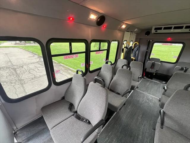 2013 Ford E-450 Cutaway E-450