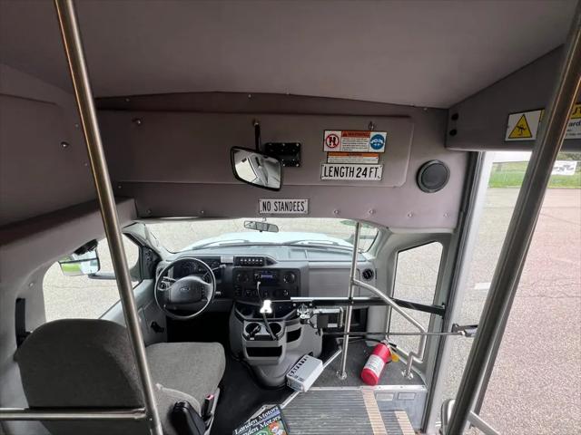 2013 Ford E-450 Cutaway E-450