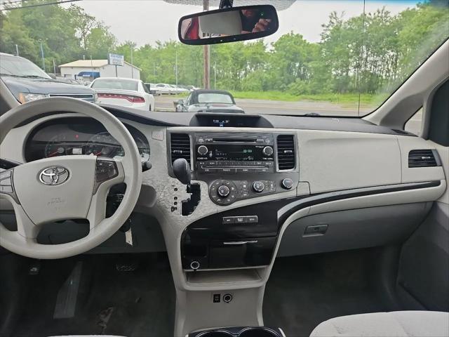 2011 Toyota Sienna LE V6