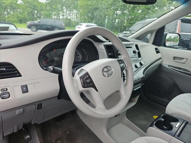 2011 Toyota Sienna LE V6