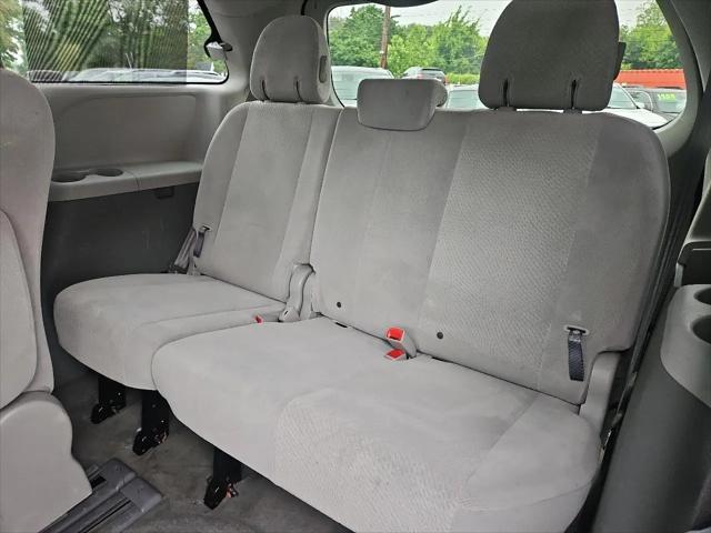 2011 Toyota Sienna LE V6