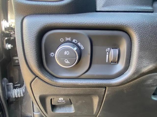 2025 Ram 1500 Tradesman Crew Cab 4x4 5'7" Box