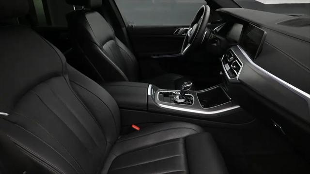 2022 BMW X5 M50i