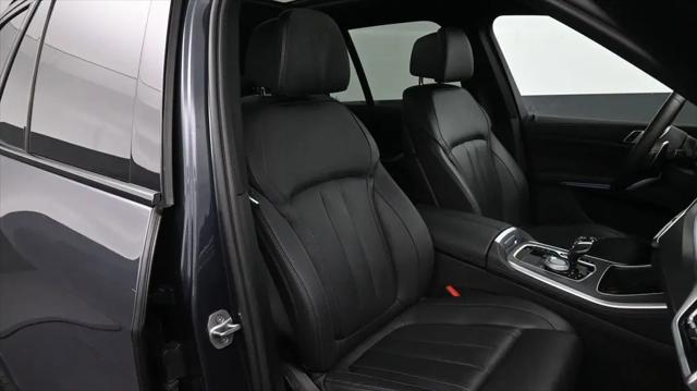 2022 BMW X5 M50i