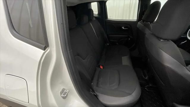 2017 Jeep Renegade Altitude FWD