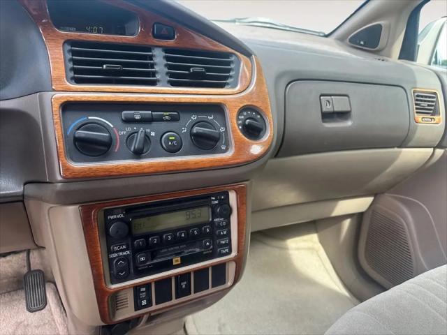 2002 Toyota Sienna XLE