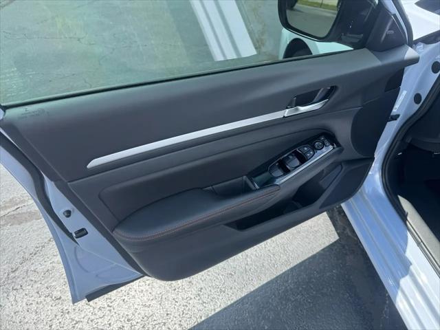 2025 Nissan Altima SR FWD
