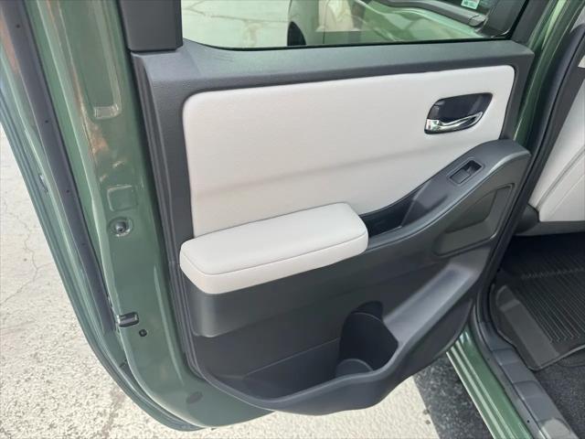 2025 Nissan Frontier Crew Cab SV 4x4