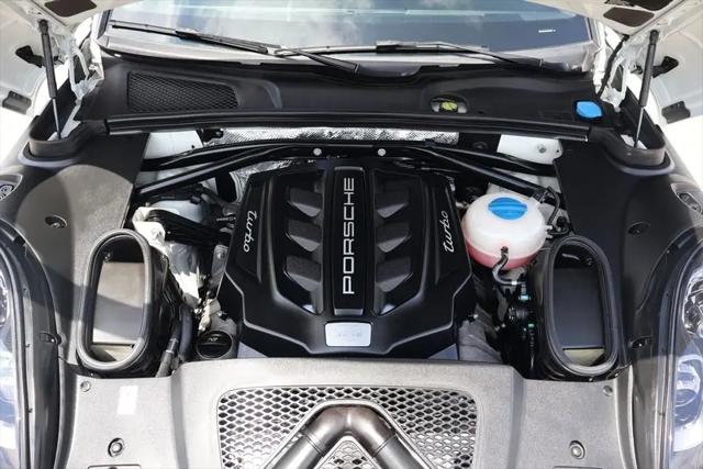 2017 Porsche Macan Turbo