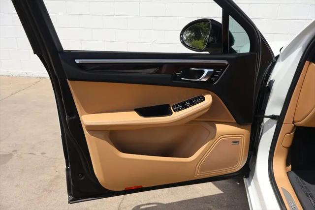 2017 Porsche Macan Turbo