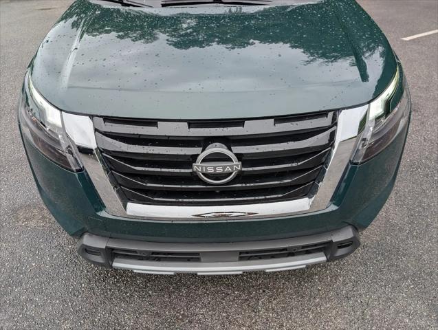 2025 Nissan Pathfinder SL FWD