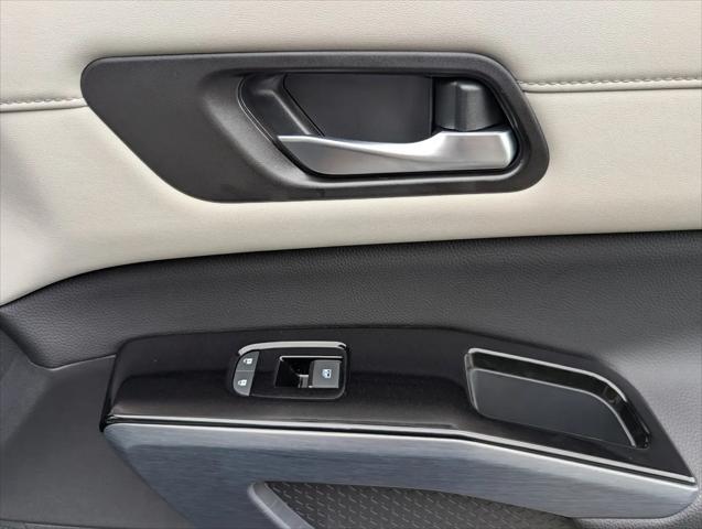 2025 Nissan Pathfinder SL FWD