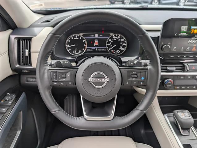 2025 Nissan Pathfinder SL FWD