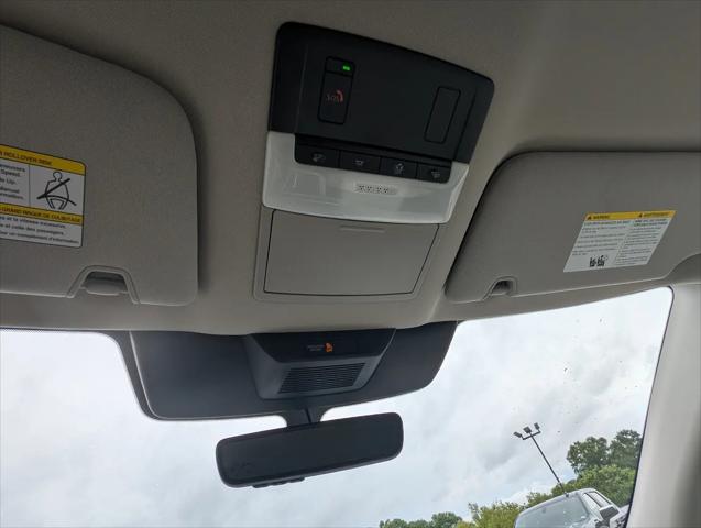 2025 Nissan Pathfinder SL FWD