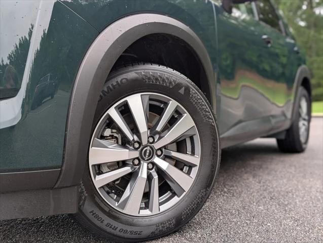 2025 Nissan Pathfinder SL FWD
