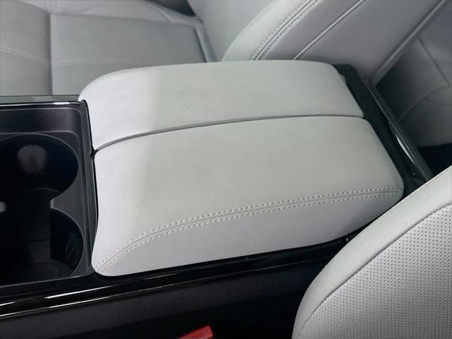 2025 Land Rover Range Rover Velar P400 Dynamic SE