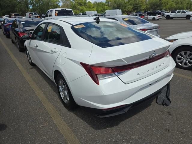 2022 Hyundai Elantra SE
