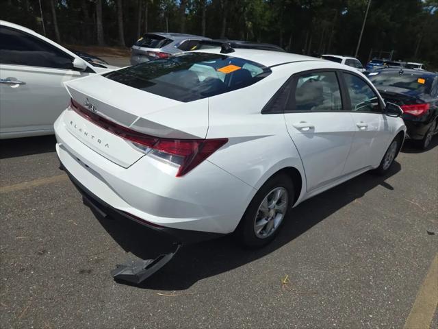 2022 Hyundai Elantra SE