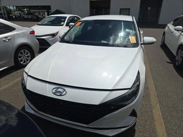 2022 Hyundai Elantra SE