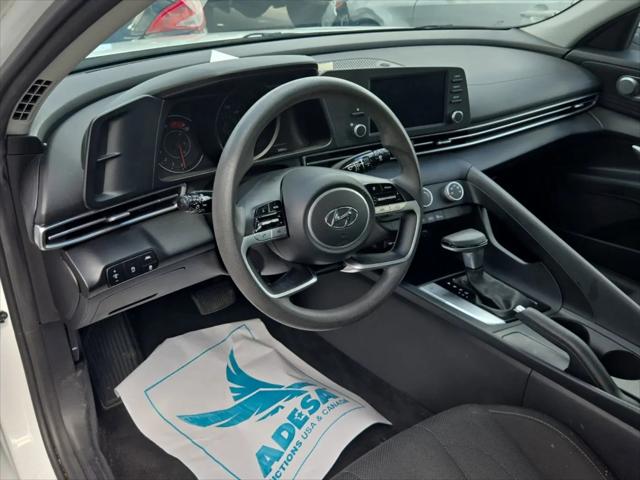 2022 Hyundai Elantra SE
