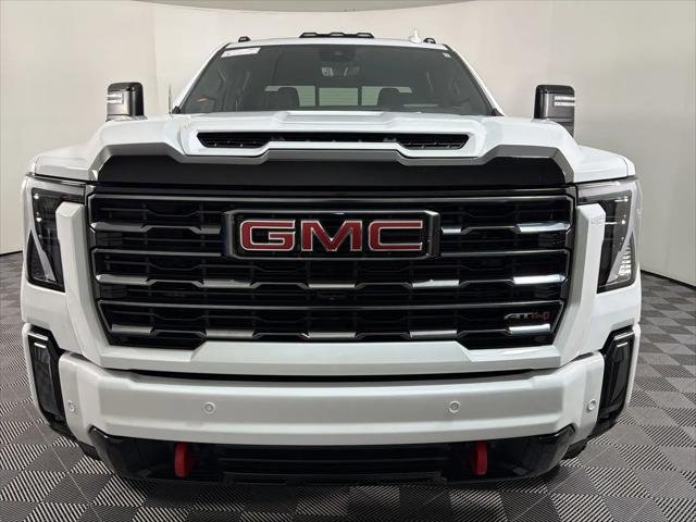 2024 GMC Sierra 2500HD 4WD Crew Cab Standard Bed AT4