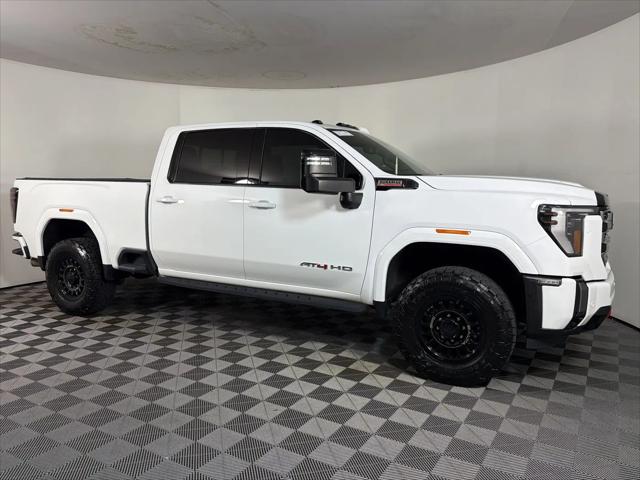 2024 GMC Sierra 2500HD 4WD Crew Cab Standard Bed AT4