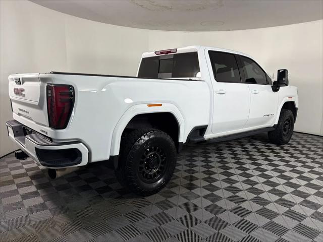 2024 GMC Sierra 2500HD 4WD Crew Cab Standard Bed AT4