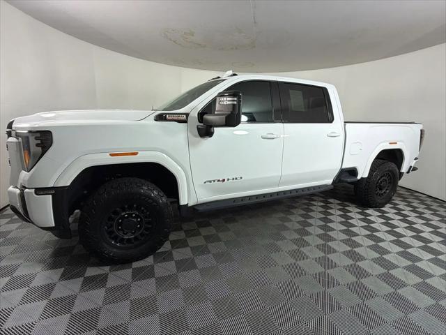 2024 GMC Sierra 2500HD 4WD Crew Cab Standard Bed AT4