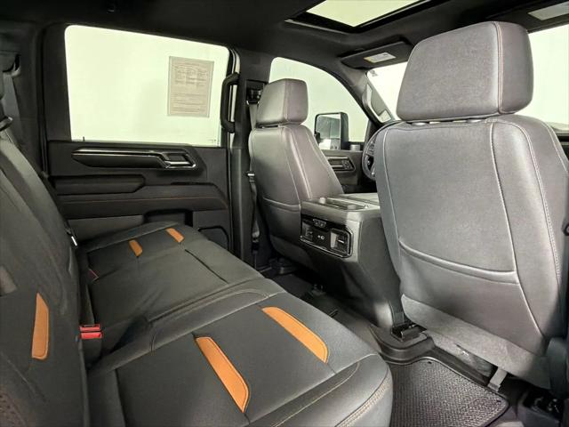 2024 GMC Sierra 2500HD 4WD Crew Cab Standard Bed AT4