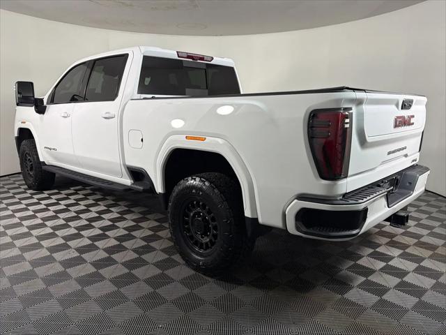 2024 GMC Sierra 2500HD 4WD Crew Cab Standard Bed AT4