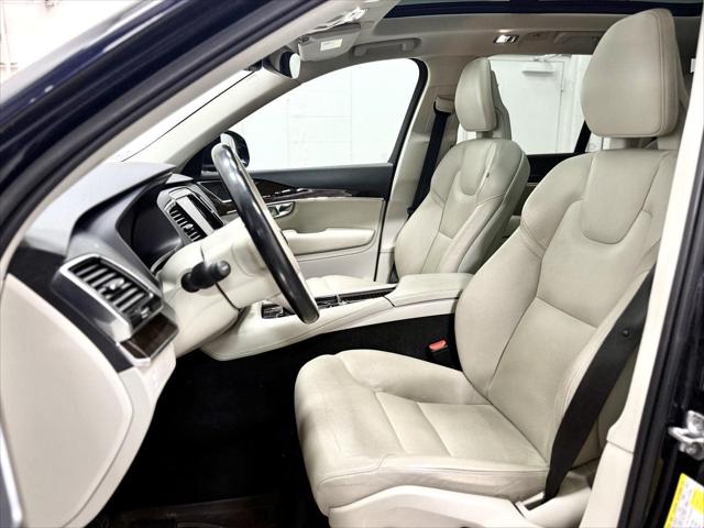 2016 Volvo XC90 T6 Momentum