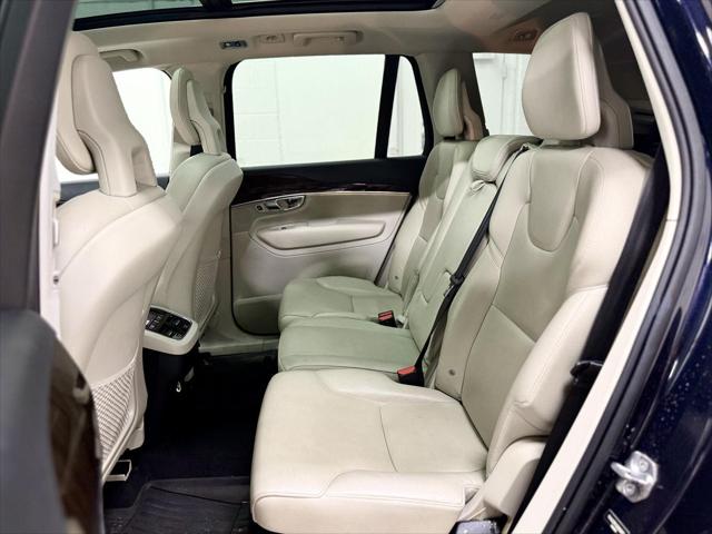 2016 Volvo XC90 T6 Momentum