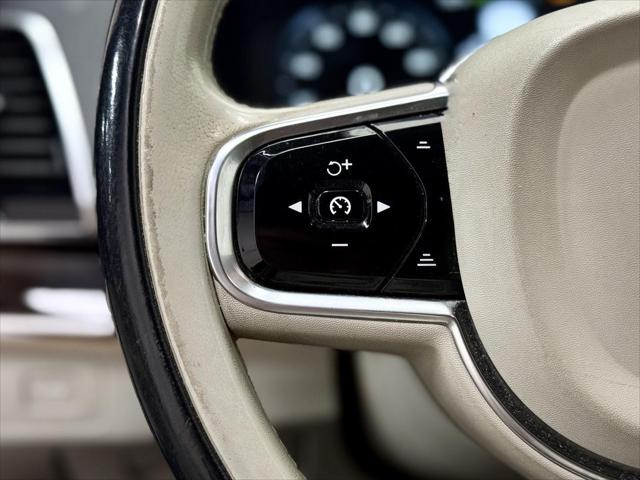 2016 Volvo XC90 T6 Momentum