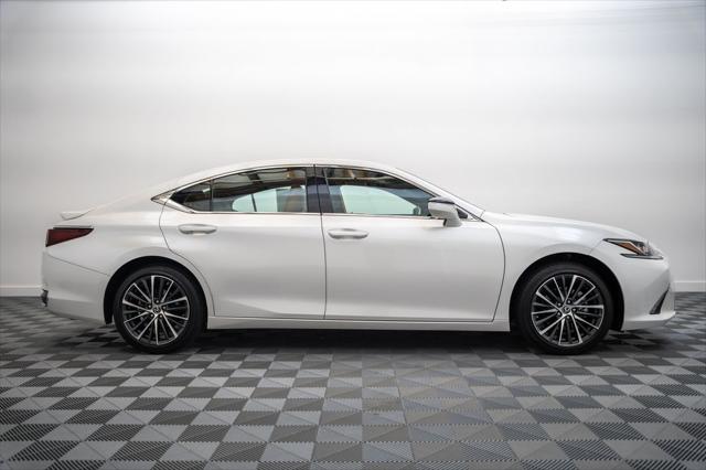 2023 Lexus ES 300h 300h