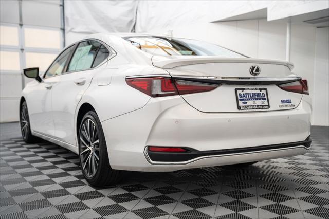 2023 Lexus ES 300h 300h