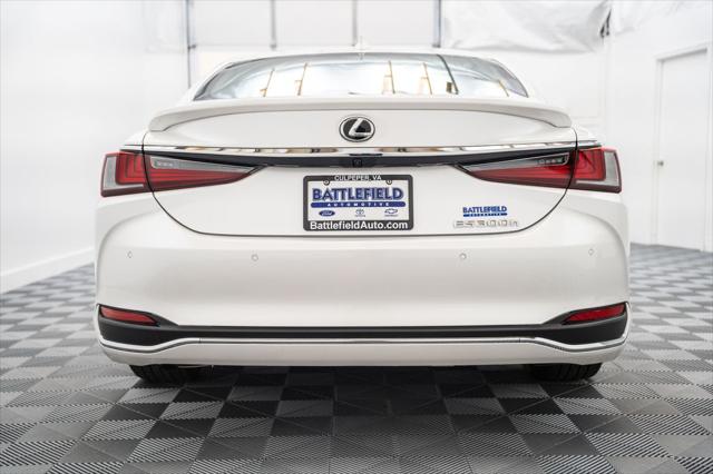 2023 Lexus ES 300h 300h