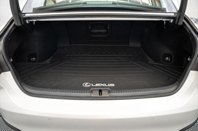 2023 Lexus ES 300h 300h