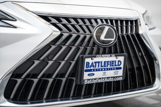 2023 Lexus ES 300h 300h
