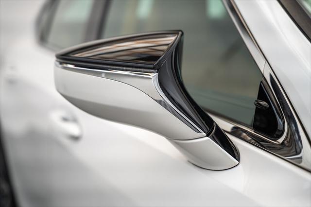 2023 Lexus ES 300h 300h