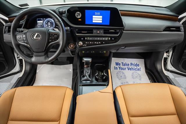 2023 Lexus ES 300h 300h