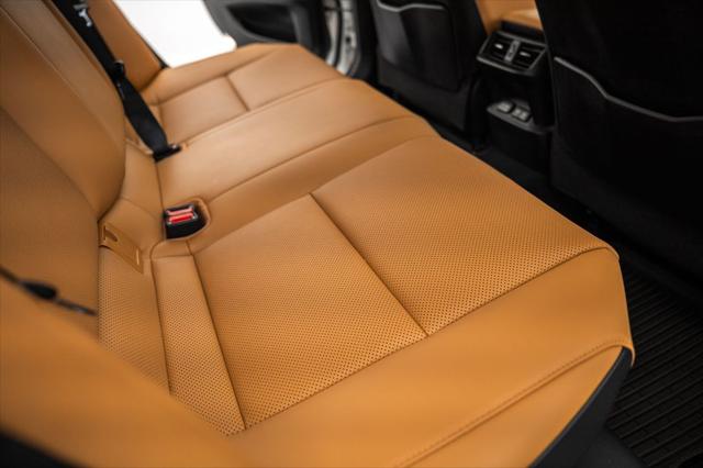 2023 Lexus ES 300h 300h