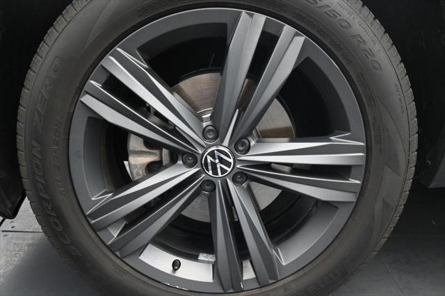 2021 Volkswagen Atlas Cross Sport 3.6L V6 SE w/Technology R-Line