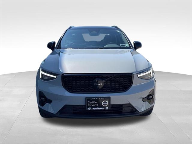 2026 Volvo XC40 Black Edition Ultra, B5 AWD Gas (mild hybrid)