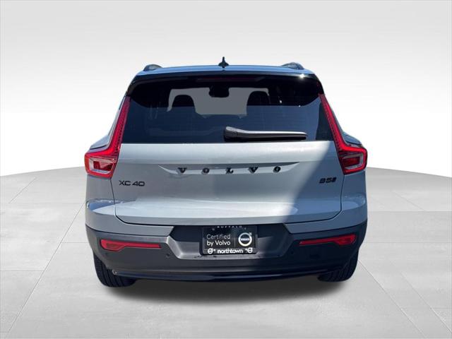 2026 Volvo XC40 Black Edition Ultra, B5 AWD Gas (mild hybrid)