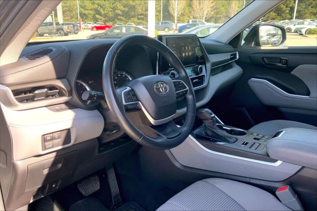2023 Toyota Highlander LE