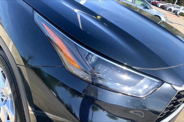 2023 Toyota Highlander LE
