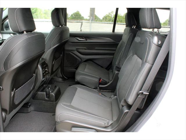 2026 Jeep Grand Cherokee L Altitude 4x2