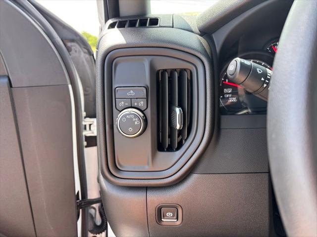 2025 Chevrolet Silverado 1500 2WD Crew Cab Short Bed Custom