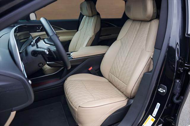 2024 Cadillac iQ Luxury w/1SE